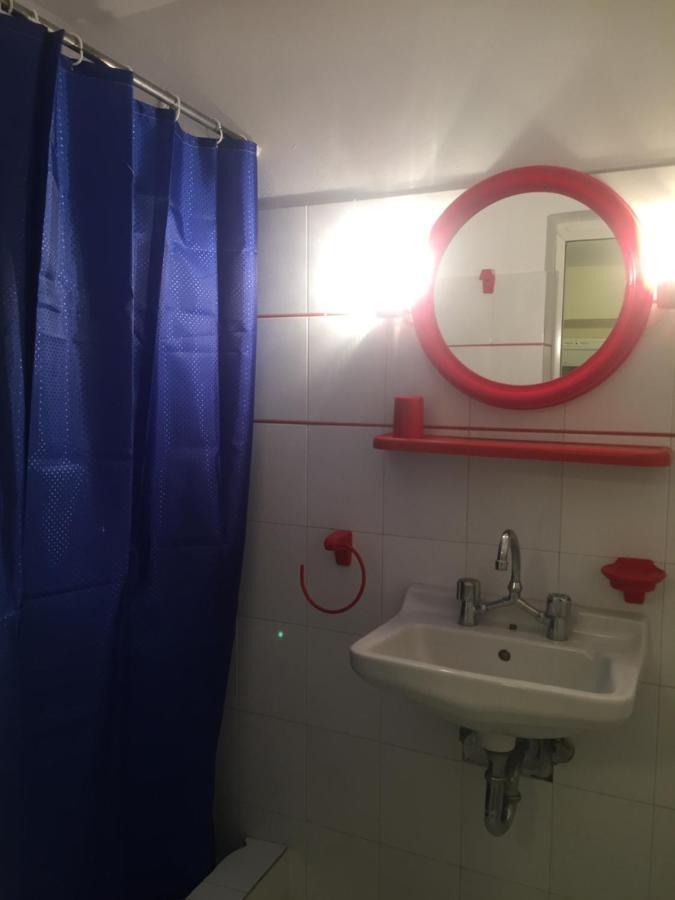 Costas Rooms Aegina Exterior foto