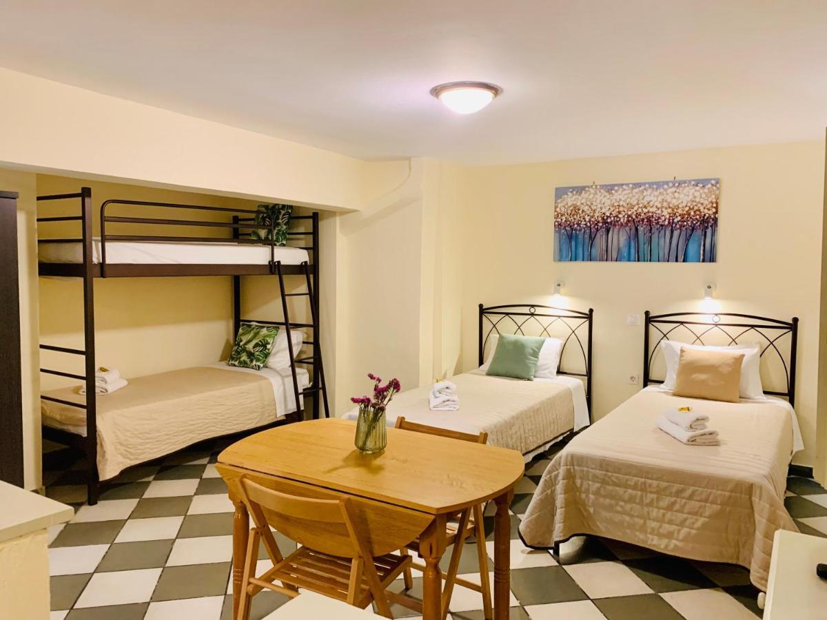 Costas Rooms Aegina Exterior foto