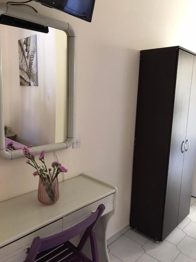 Costas Rooms Aegina Exterior foto