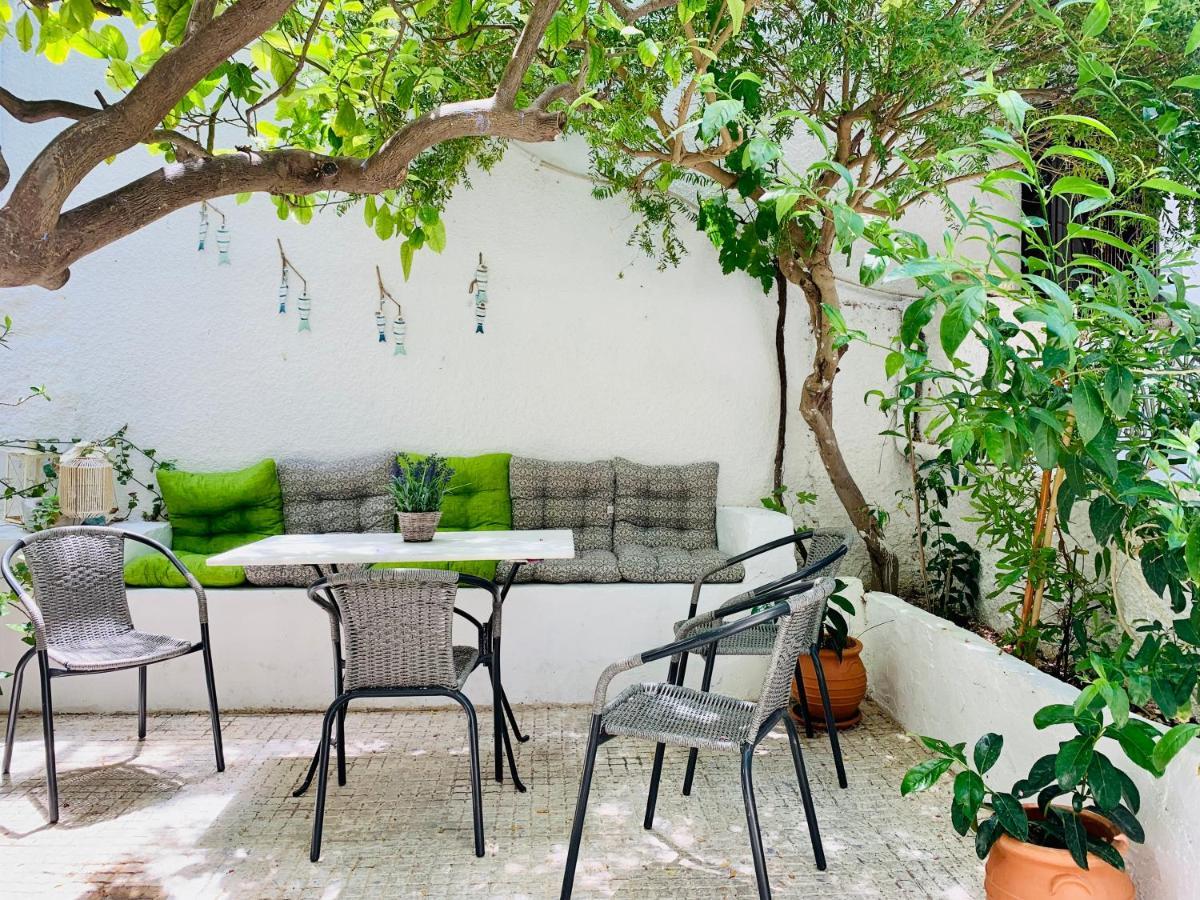Costas Rooms Aegina Exterior foto