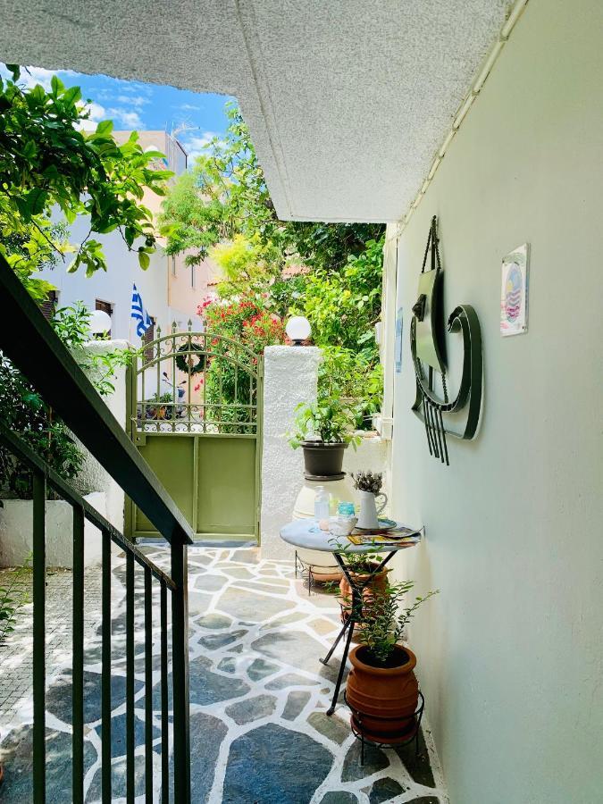 Costas Rooms Aegina Exterior foto